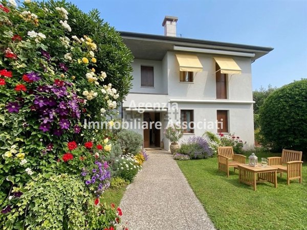 casa indipendente in vendita a Bassano del Grappa