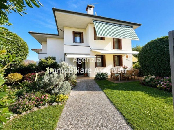 casa indipendente in vendita a Bassano del Grappa