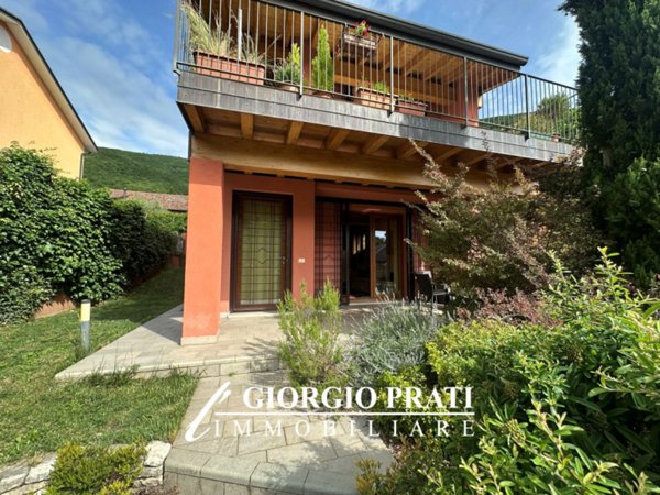 casa indipendente in vendita a Bassano del Grappa in zona Valrovina