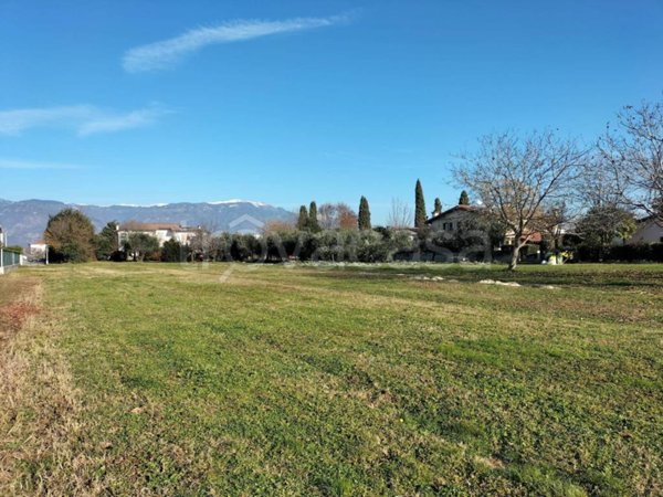 terreno edificabile in vendita a Bassano del Grappa