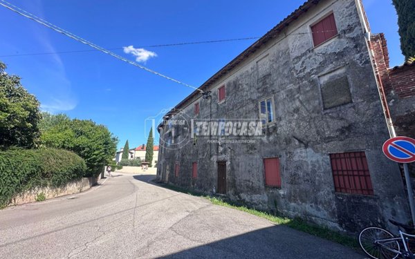intera palazzina in vendita a Bassano del Grappa