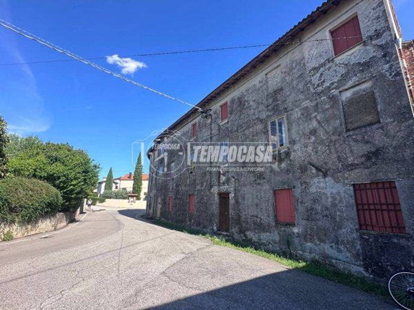 casa indipendente in vendita a Bassano del Grappa