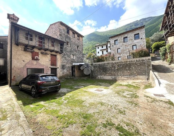 casa indipendente in vendita a Bassano del Grappa