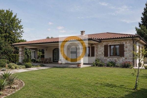 casa indipendente in vendita a Bassano del Grappa