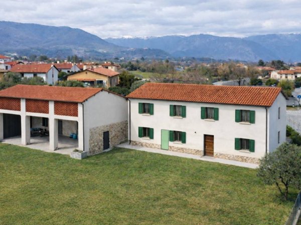 intera palazzina in vendita a Bassano del Grappa in zona Fornaci