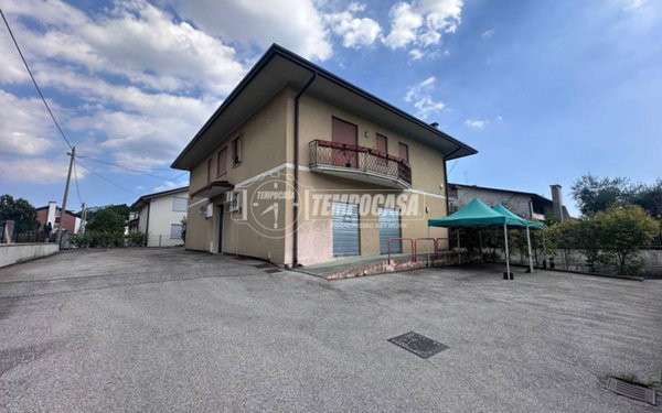 casa indipendente in vendita a Bassano del Grappa in zona Marchesane