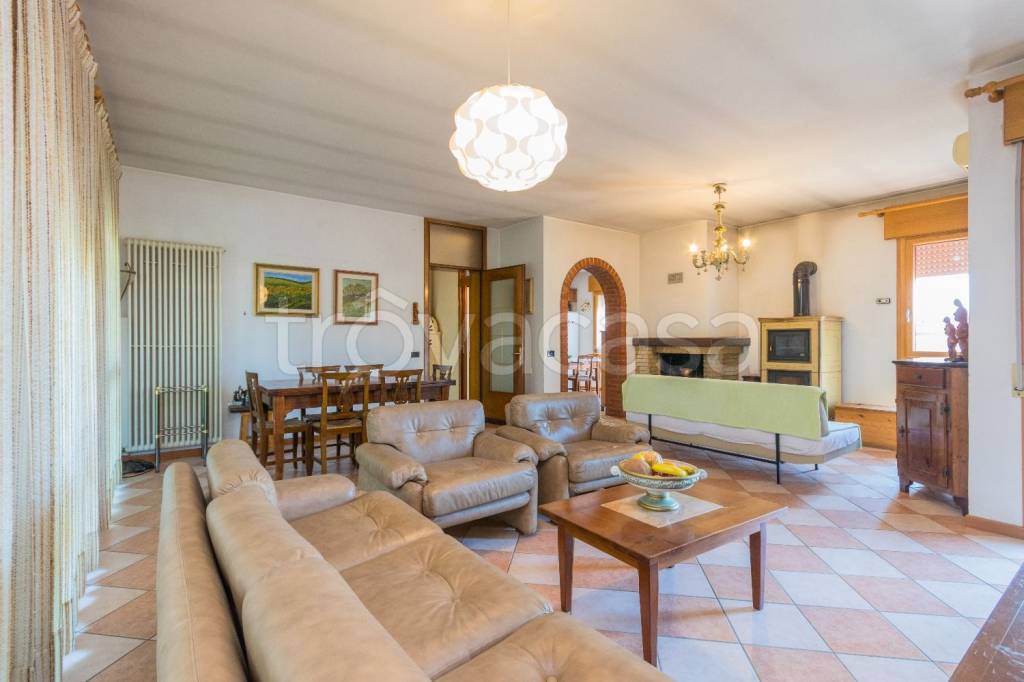 casa indipendente in vendita a Bassano del Grappa