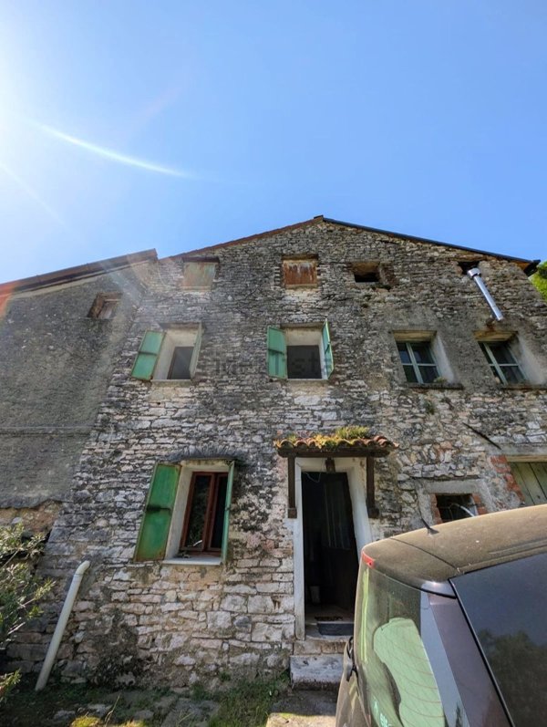casale in vendita a Bassano del Grappa in zona Valrovina