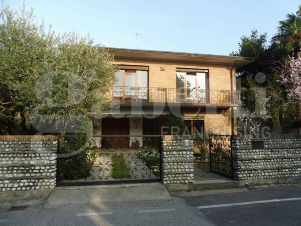 casa indipendente in vendita a Bassano del Grappa