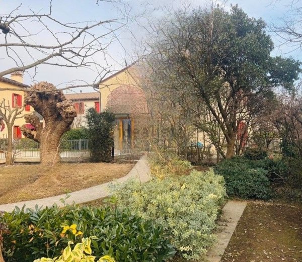 casa indipendente in vendita a Bassano del Grappa in zona Marchesane