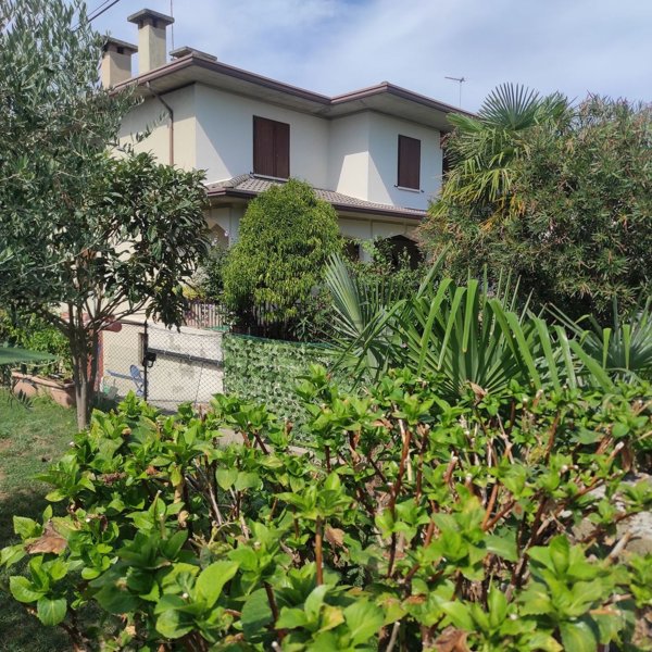 casa indipendente in vendita a Bassano del Grappa