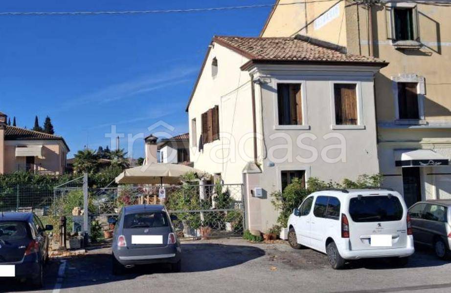 casa indipendente in vendita a Bassano del Grappa