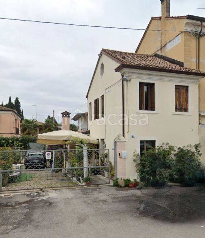casa indipendente in vendita a Bassano del Grappa