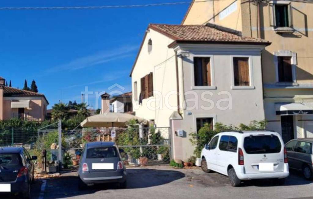 casa indipendente in vendita a Bassano del Grappa