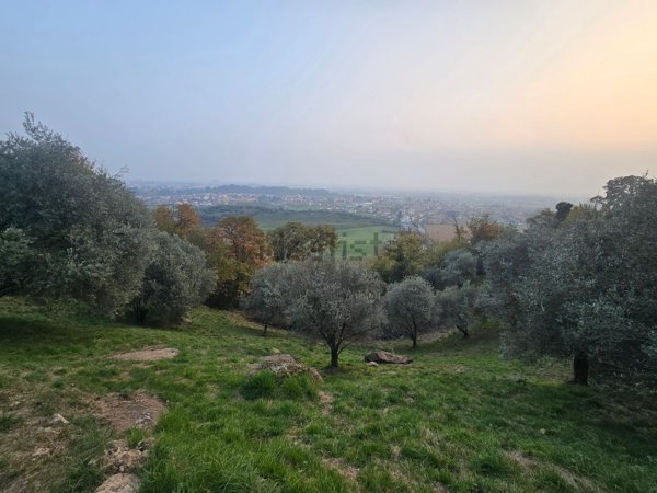terreno in vendita a Bassano del Grappa in zona Due Mori