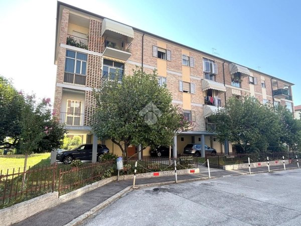 appartamento in vendita a Bassano del Grappa in zona Marchesane