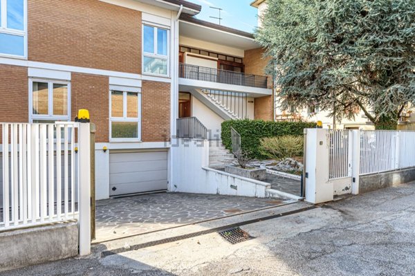 casa indipendente in vendita a Bassano del Grappa