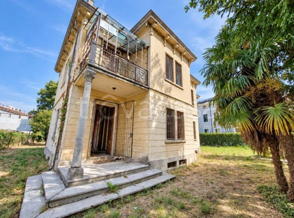 casa indipendente in vendita a Bassano del Grappa