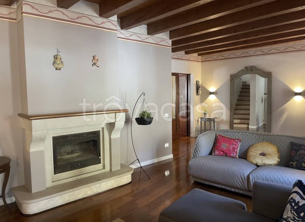 casa indipendente in vendita a Bassano del Grappa