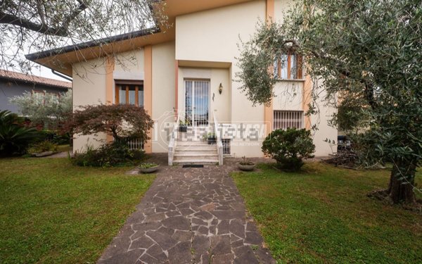 casa indipendente in vendita a Bassano del Grappa