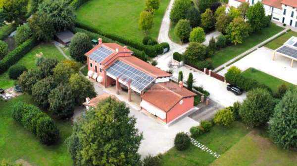 casa indipendente in vendita a Bolzano Vicentino