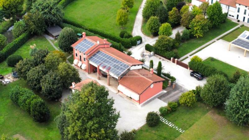 casa indipendente in vendita a Bolzano Vicentino