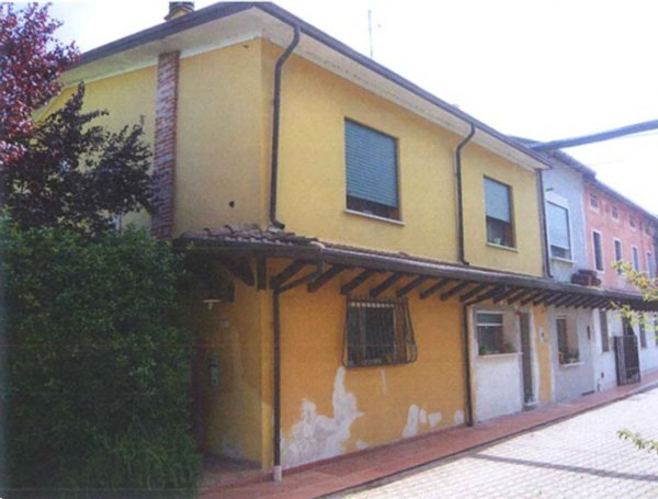 casa indipendente in vendita a Bolzano Vicentino
