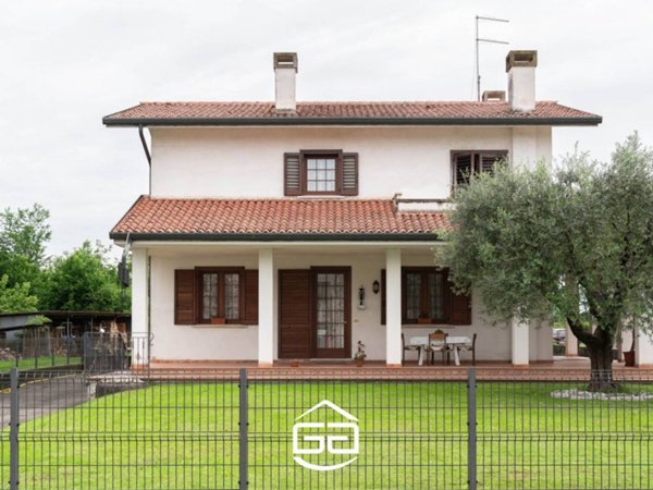 casa indipendente in vendita a Bolzano Vicentino