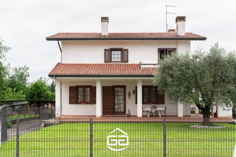 casa indipendente in vendita a Bolzano Vicentino