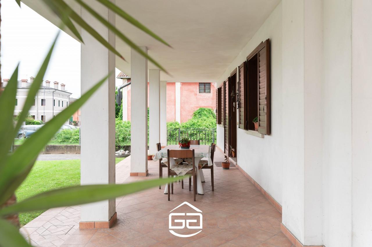 casa indipendente in vendita a Bolzano Vicentino