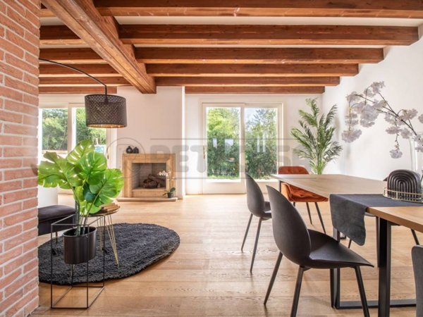 casa indipendente in vendita a Bolzano Vicentino