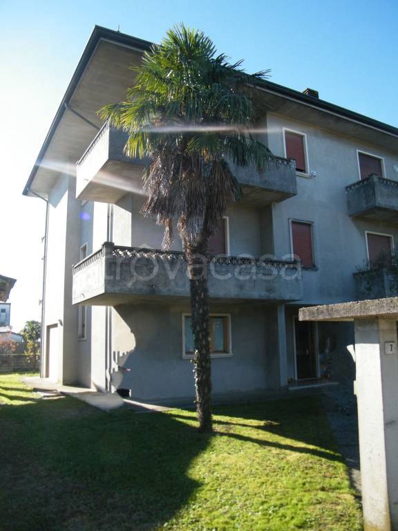 casa indipendente in vendita a Bolzano Vicentino