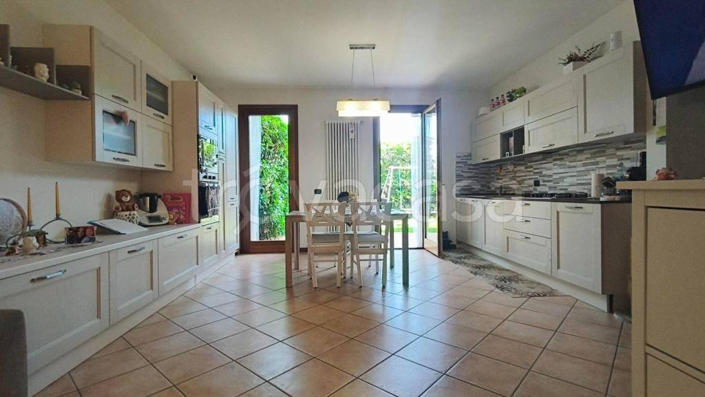 appartamento in vendita a Bolzano Vicentino