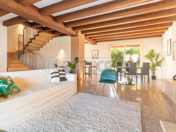 casa indipendente in vendita a Bolzano Vicentino