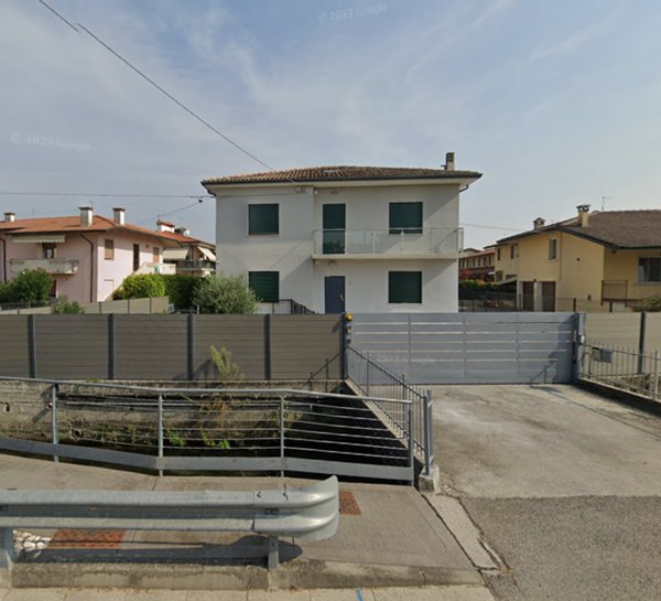 casa indipendente in vendita a Bolzano Vicentino