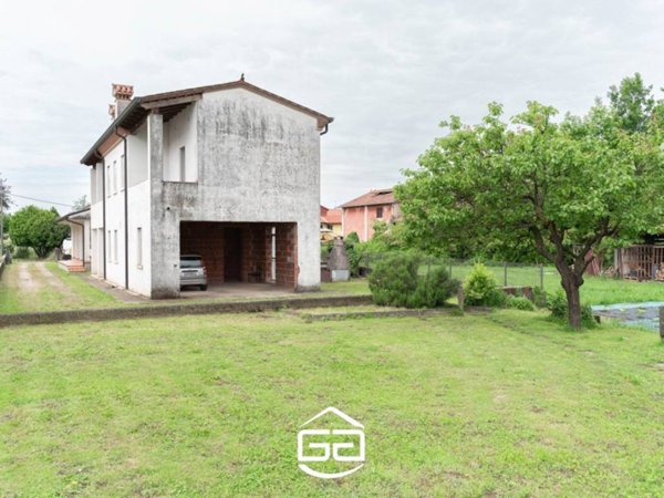 casa indipendente in vendita a Bolzano Vicentino