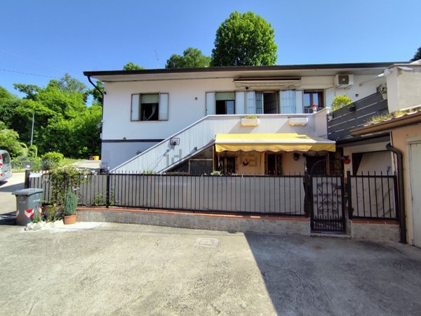 casa indipendente in vendita a Bolzano Vicentino