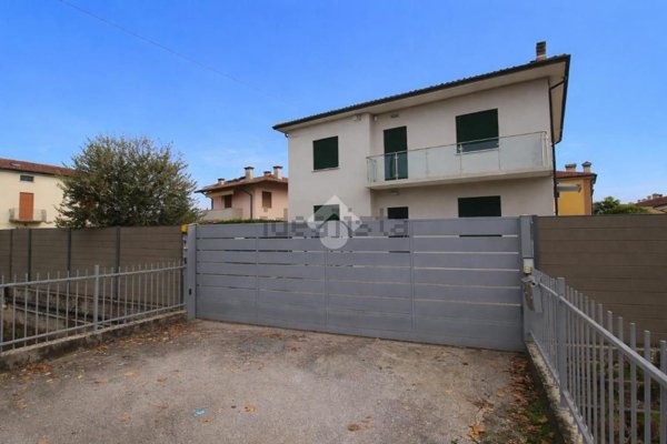 casa indipendente in vendita a Bolzano Vicentino