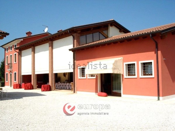 casa indipendente in vendita a Bolzano Vicentino