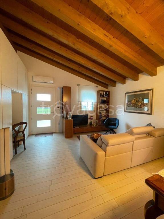 casa indipendente in vendita a Bolzano Vicentino