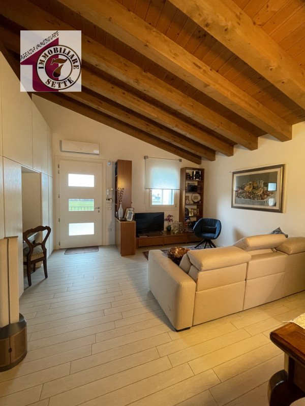 casa indipendente in vendita a Bolzano Vicentino