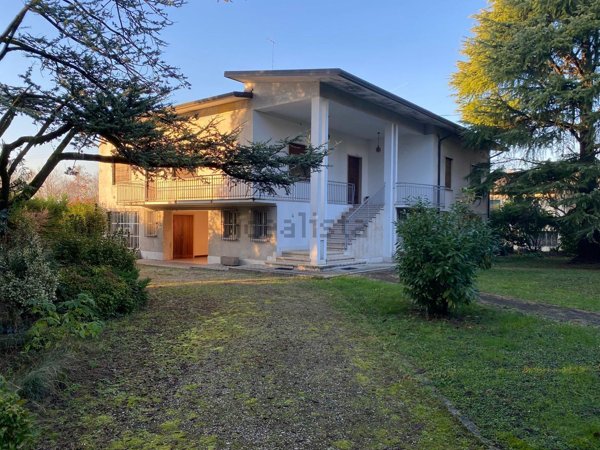 casa indipendente in vendita a Bolzano Vicentino