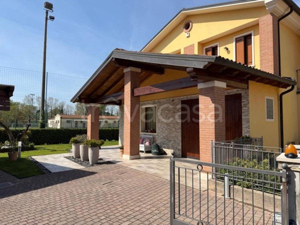 casa indipendente in vendita a Bolzano Vicentino in zona Ospedaletto