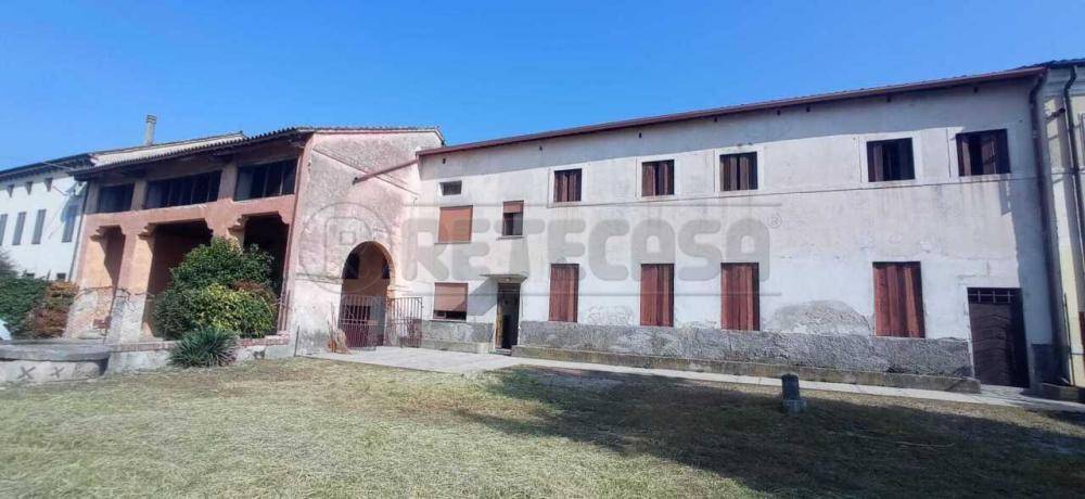 casa indipendente in vendita a Bolzano Vicentino