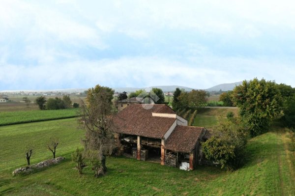 casale in vendita a Breganze in zona Maragnole
