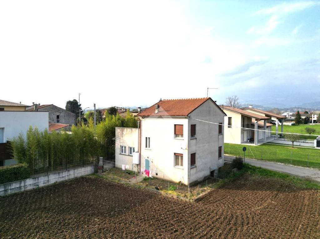casa indipendente in vendita a Breganze in zona Maragnole