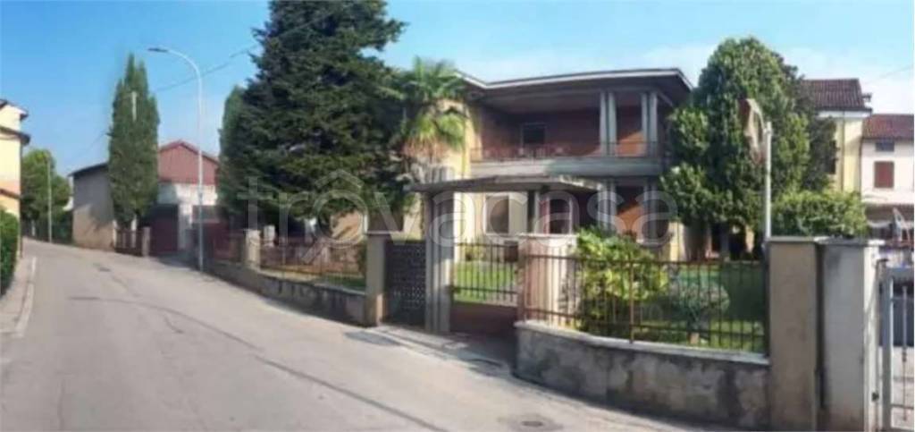 appartamento in vendita a Breganze in zona Maragnole