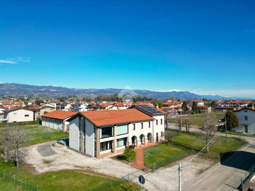 appartamento in vendita a Breganze in zona Mirabella