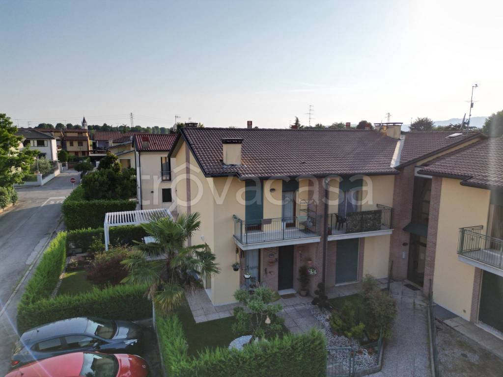casa indipendente in vendita a Brendola