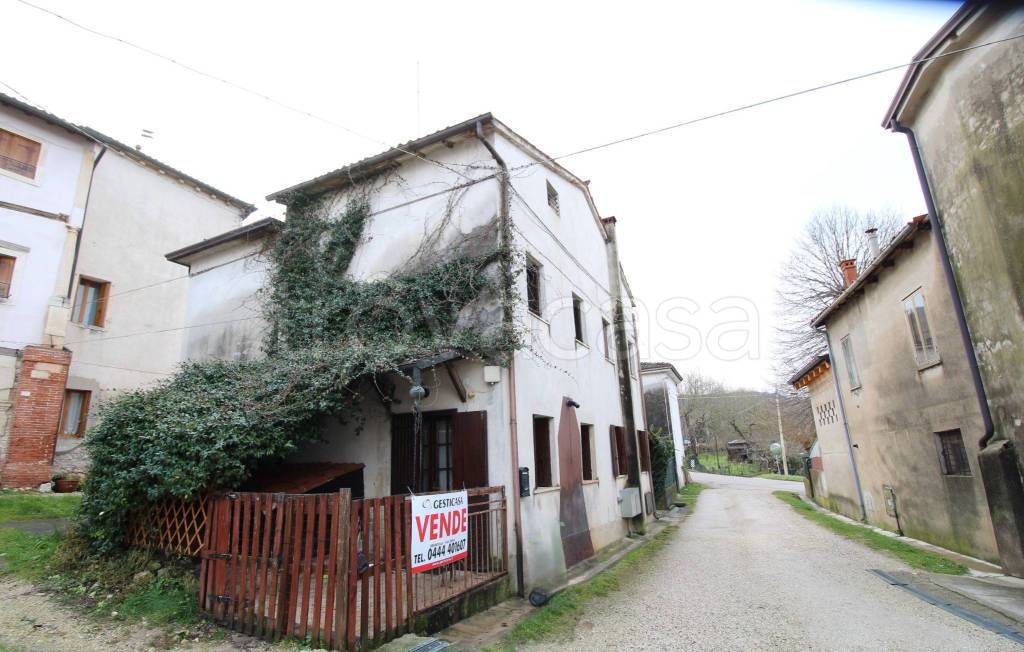 casa indipendente in vendita a Brendola in zona Ca' Vecchie
